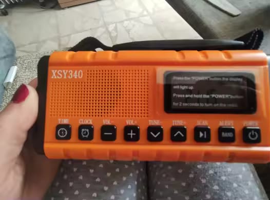 Customer photo review of Notfall Kurbelradio 10000mAh 2.0 – Solar, LED-Licht & SOS-Alarm