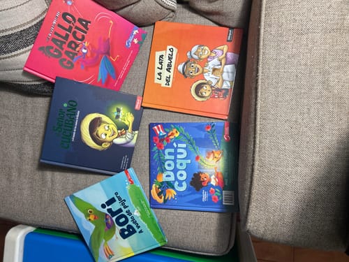 Customer photo review of El Gallo García | Libro Bilingüe