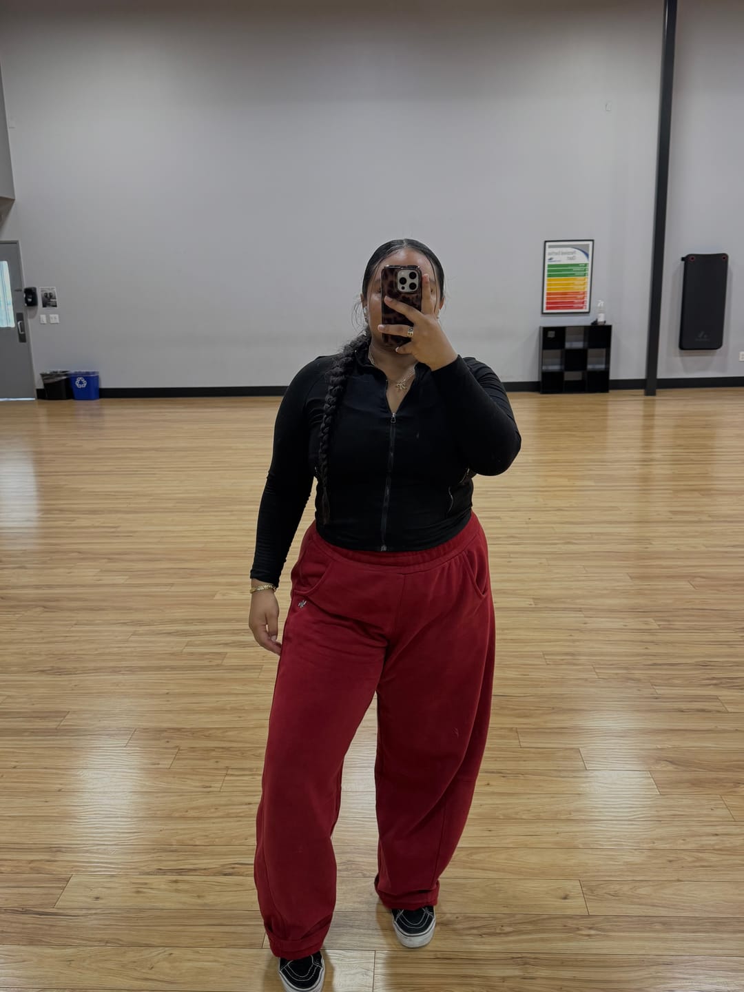 Customer photo review of W2255 - Studio Edit Barrel Jogger