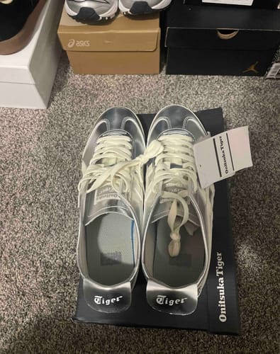 Customer photo review of Onitsuka Tiger MEXICO 66 Silver Off White
