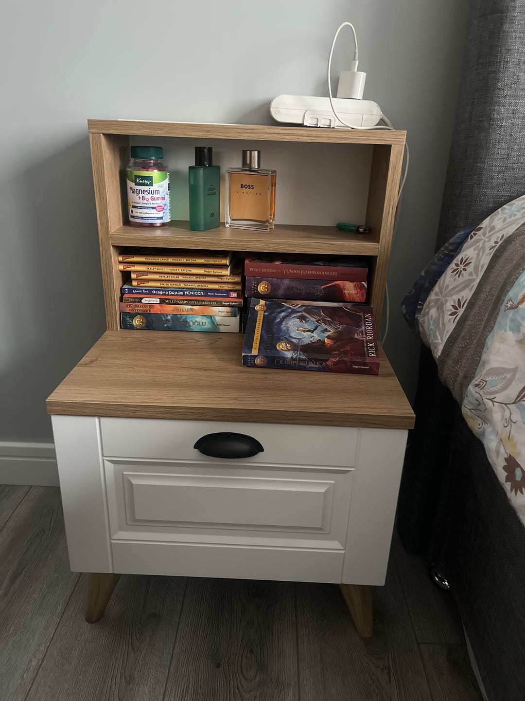 Customer photo review of Rani BD105 Komodin 2 Raflı Membran Çekmeceli Komodin Sepet Ceviz - Beyaz