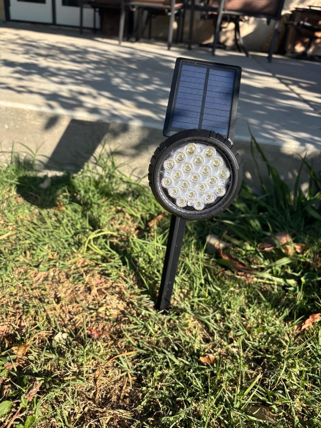 Customer photo review of Solar Gartenstrahler LED Weiß, IP65 & Verstellbar