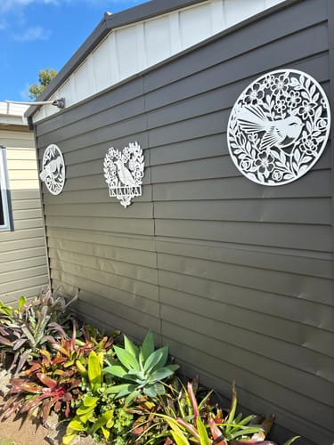 Customer photo review of Floral Fantail Round Wall Décor