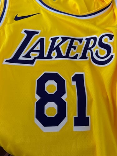 Customer photo review of Le Sserafim Basketball Jersey