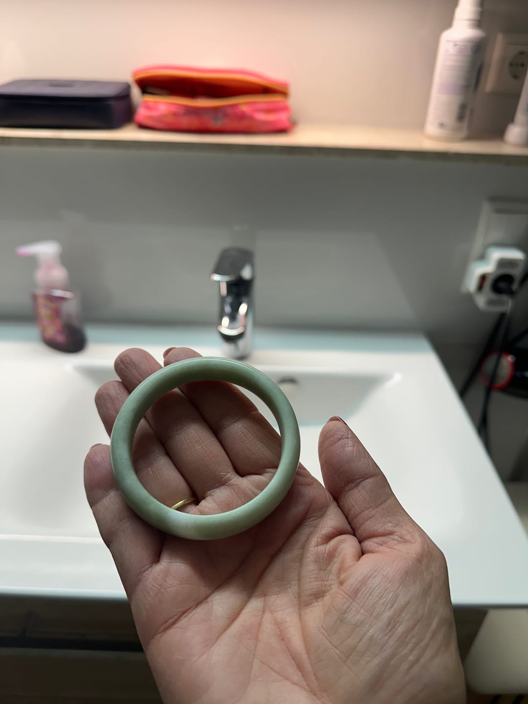 Customer photo review of Buddha Stones, natürlicher Jade-Wohlstands-Armreif