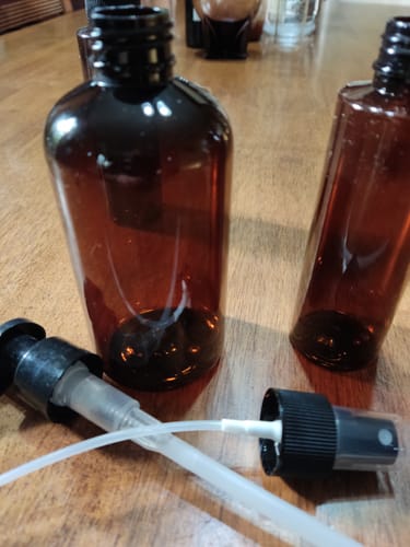 Customer photo review of Botella 120 ml plástico ámbar hombro recto con spray negro ribeteado 24/410