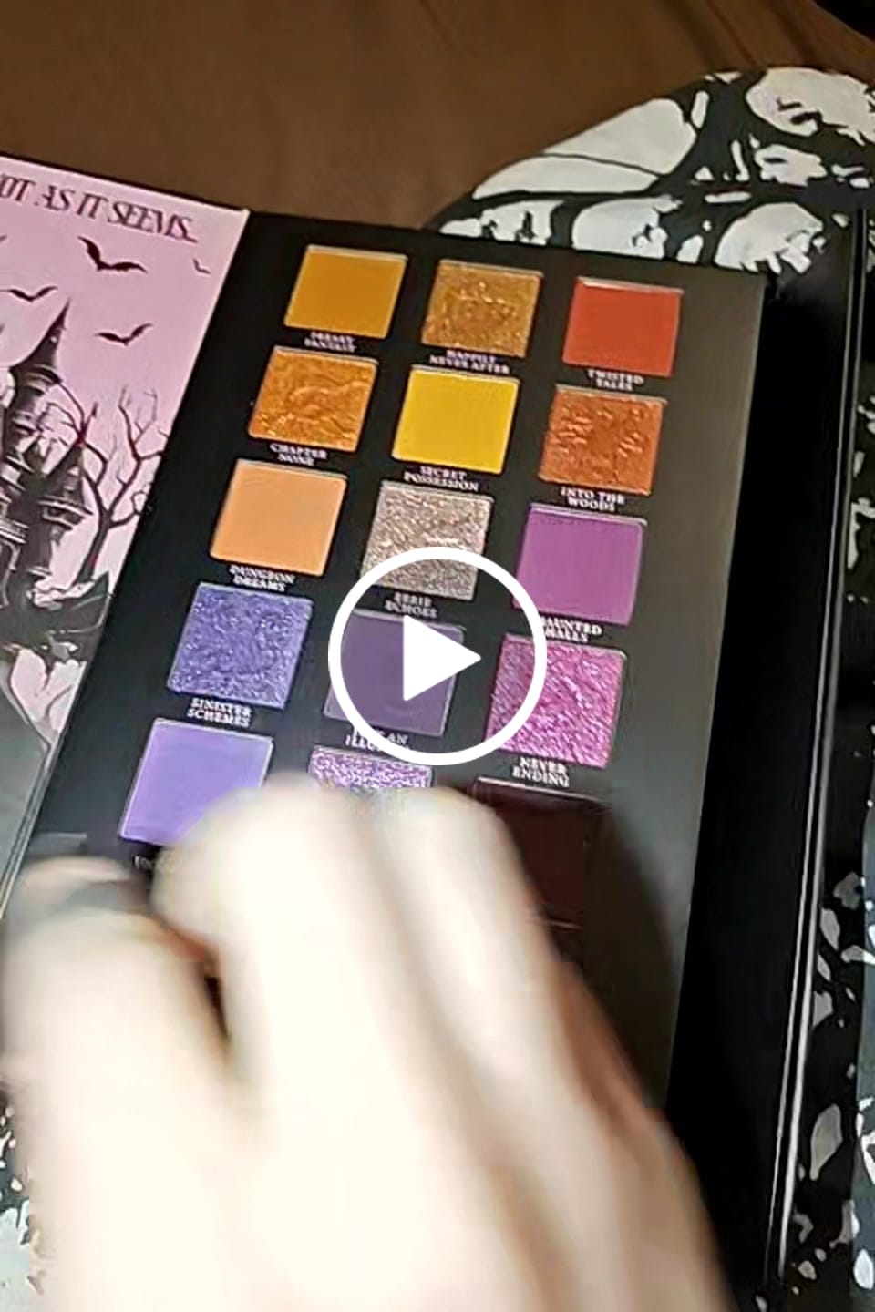 Klantvideorecensie van P.Louise Scary Tale Ending Halloween Palette