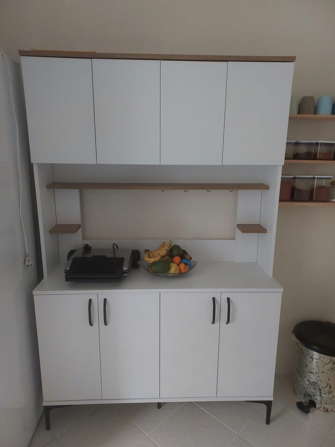 Customer photo review of Rani JE176 Çok Amaçlı Dolap 8 Kapaklı Raflı Kiler Mutfak Dolabı Beyaz - Sepet Ceviz