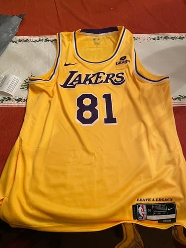 Customer photo review of Le Sserafim Basketball Jersey