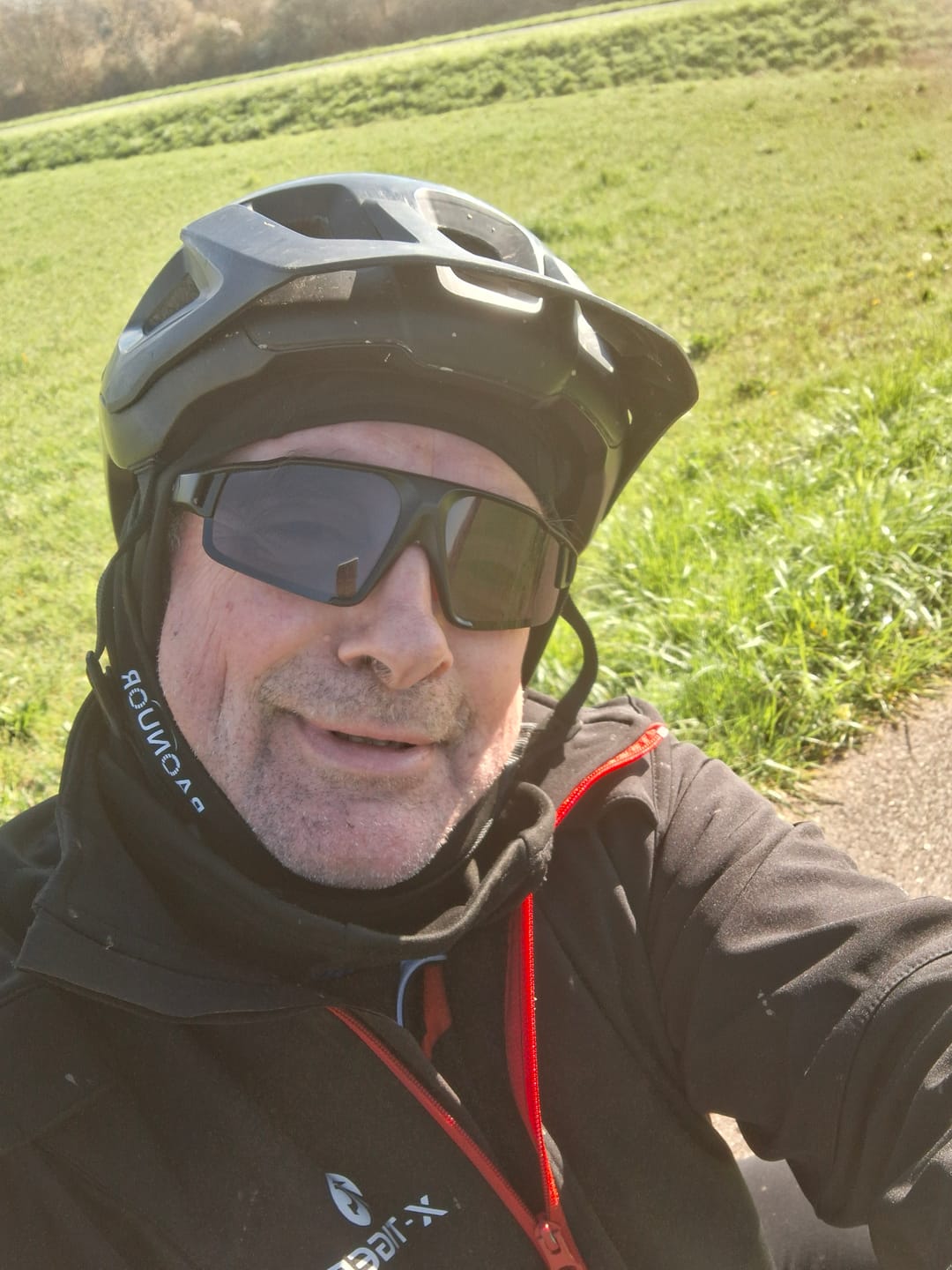 Customer photo review of Lunettes Vélo Photochromiques bleue - Ascension+