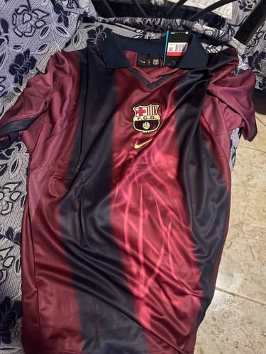 Customer photo review of BARCELONA Travis Scott Retro