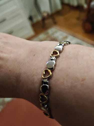 Customer photo review of Magneva Rannekoru – Kehon ja mielen tasapainoon