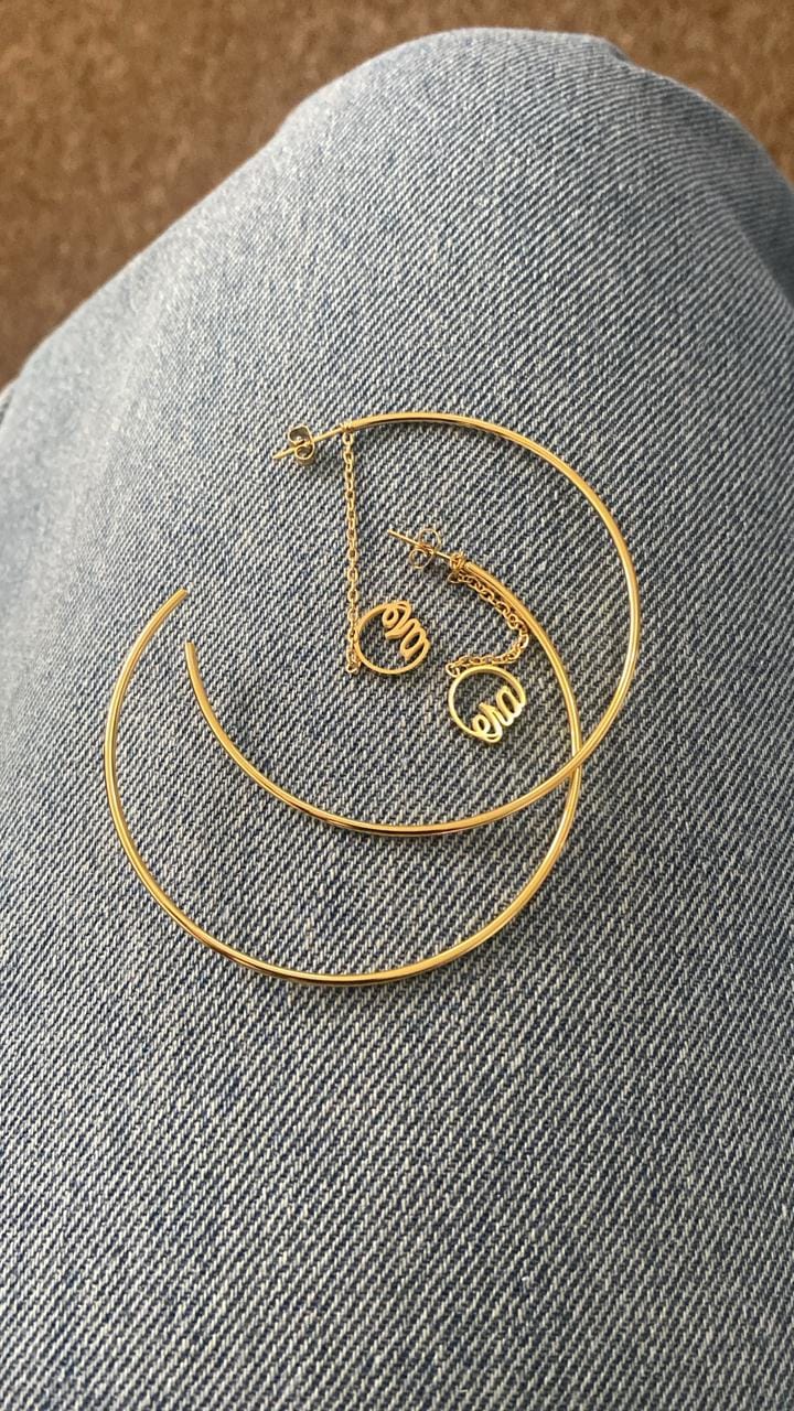 Customer photo review of Gold Era Drop Hoops