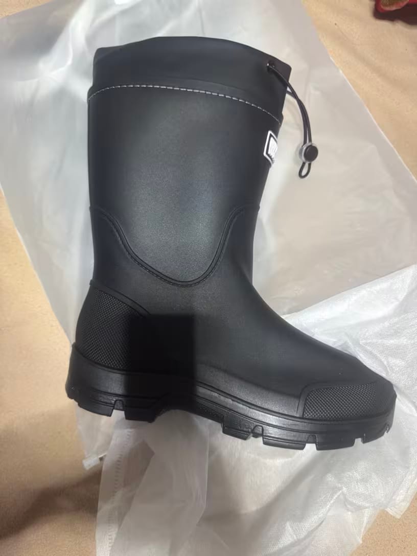 Customer photo review of Waterdichte Outdoor Regenlaarzen Unisex – Antislip & Duurzaam PVC