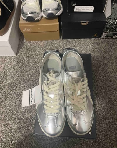 Customer photo review of Onitsuka Tiger MEXICO 66 Silver Off White