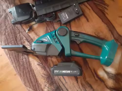 Customer photo review of 2-in-1 Akku Gras- & Strauchschere – (Verstellbar)