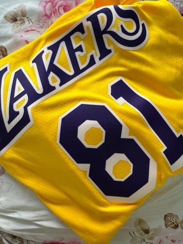 Customer photo review of Le Sserafim Basketball Jersey