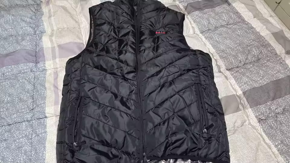 Customer photo review of Verwarmde bodywarmer met 9 verwarmingszones – ultralicht, USB-gevoed & ideaal voor outdooravonturen