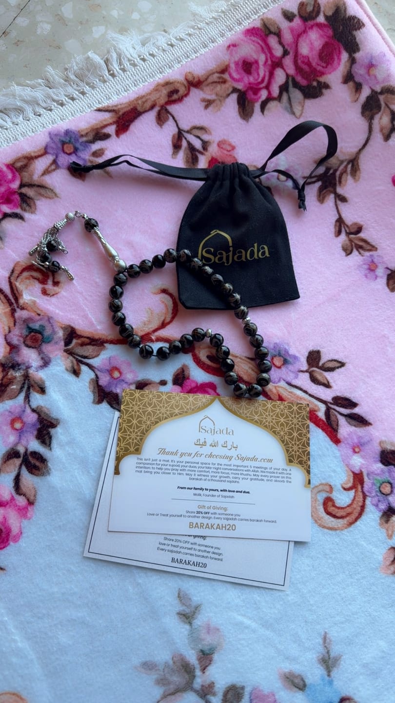 Customer photo review of Rosy Rehma Padded Prayer Mat