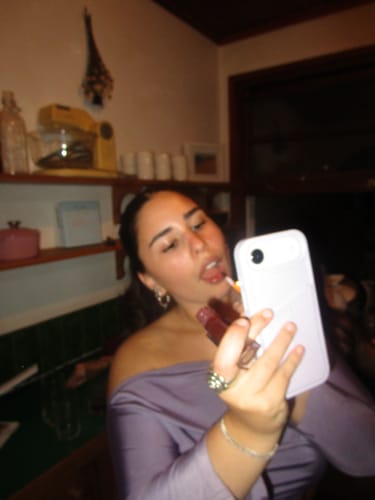 Customer photo review of Flex Pouch - iPhone 17