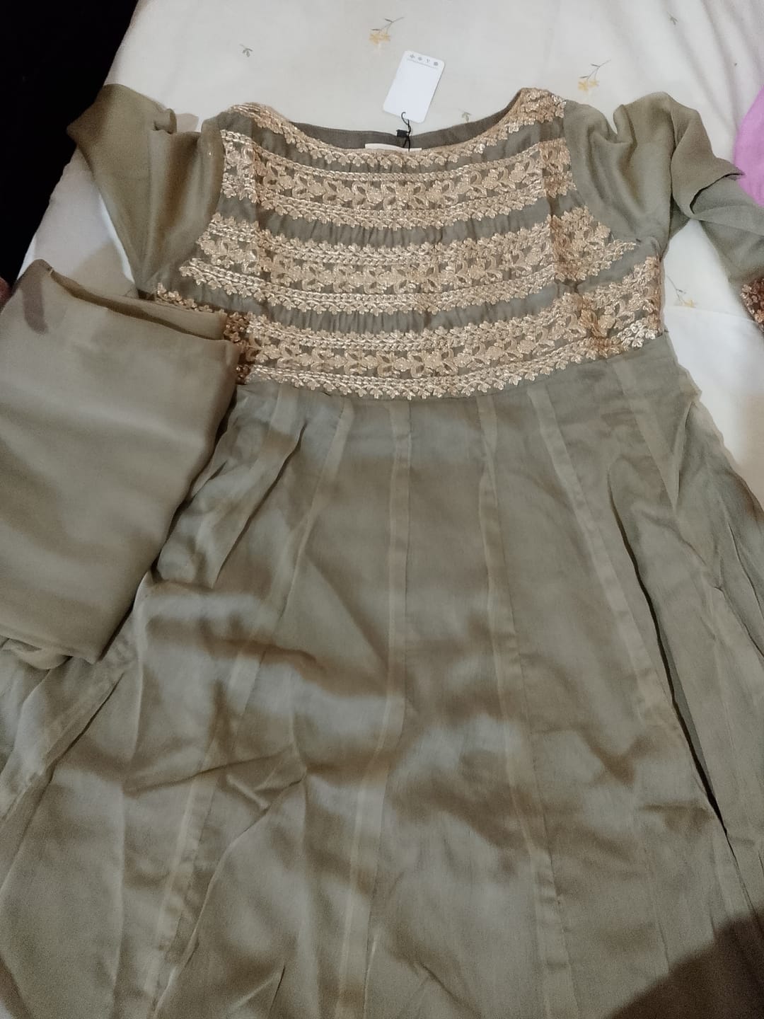 Customer photo review of EZRA