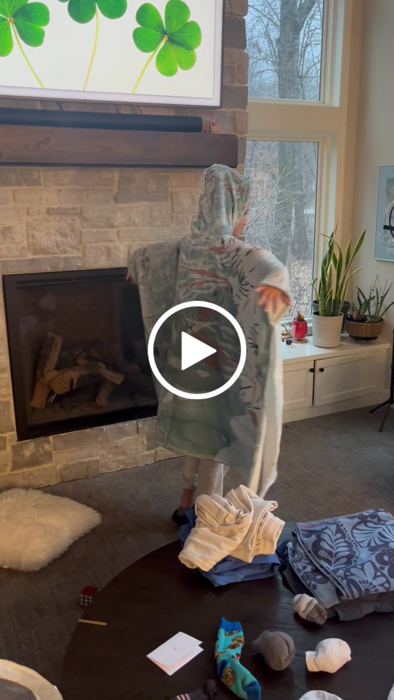 Customer video review of Breckenridge, Colorado Ski Resort Map Flannel Blanket Poncho