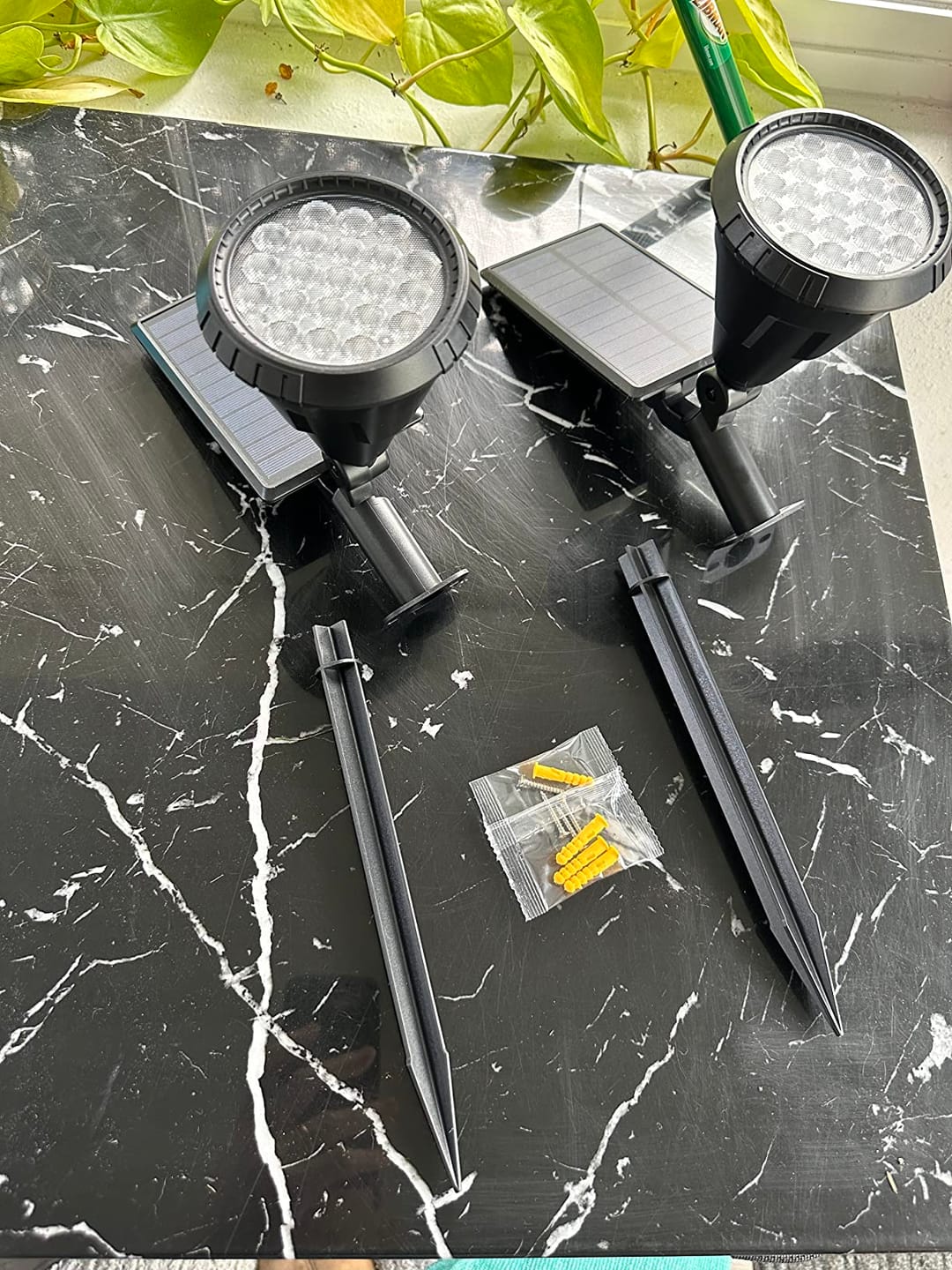 Customer photo review of Solar Gartenstrahler LED Weiß, IP65 & Verstellbar