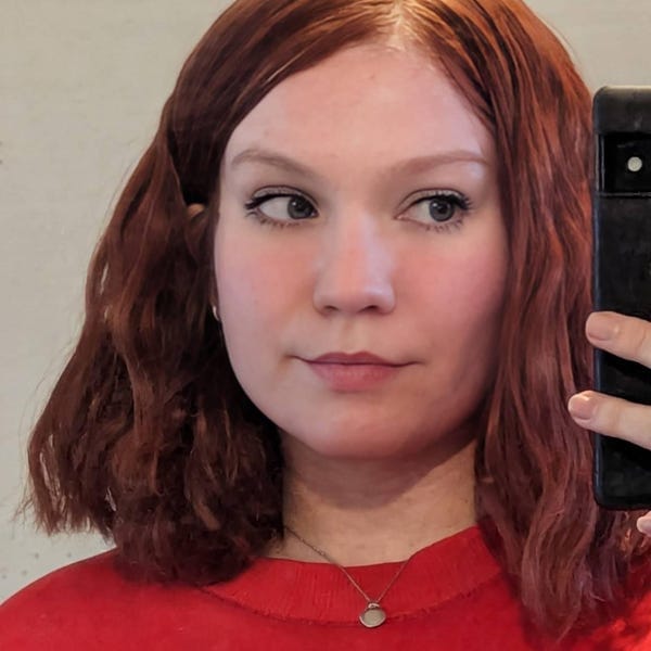 Customer photo review of Women Auburn Ginger Red Lace Front Side Part Short Curly Bob Wig