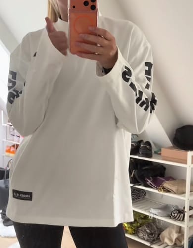 Customer photo review of LONGSLEEVE T-SHIRT WHITE