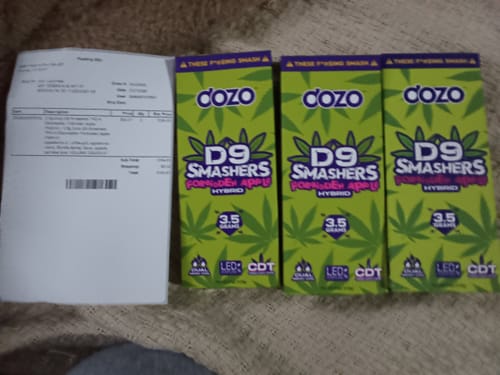 Customer photo review of 3.5g Dozo D9 Smashers THC-A Disposable: Forbidden Apple (Hybrid)