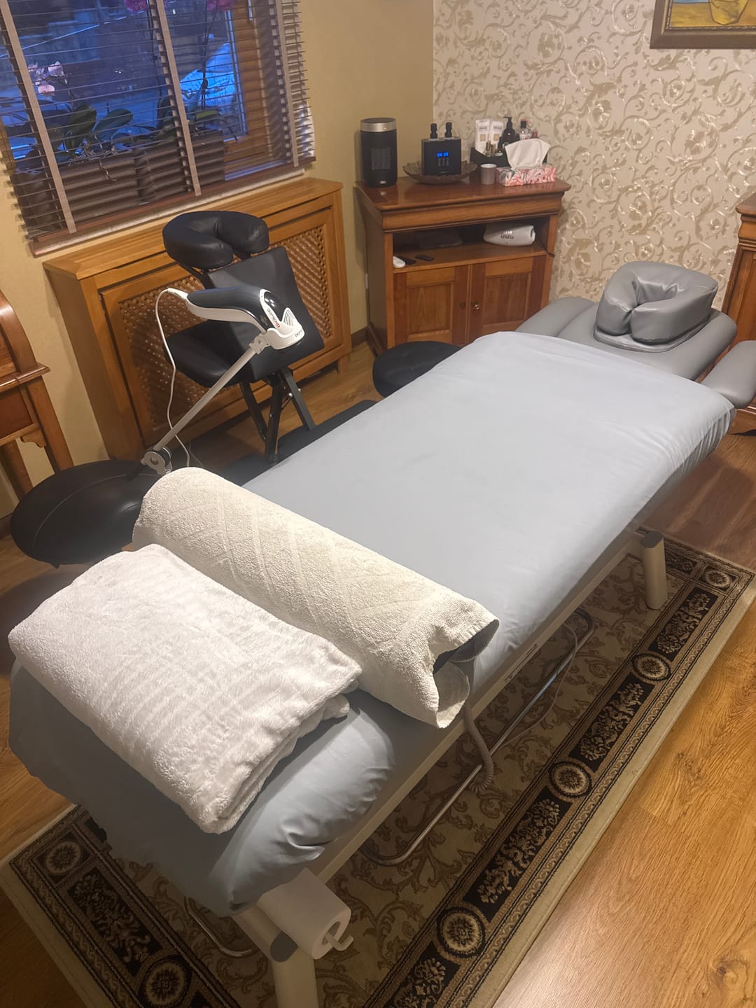 Customer photo review of Therapieliege Elektrisch Proxima V4 Ergo | 4-Segmente | Handfernbedienung Steuerrahmen | 3 Jahre Garantie