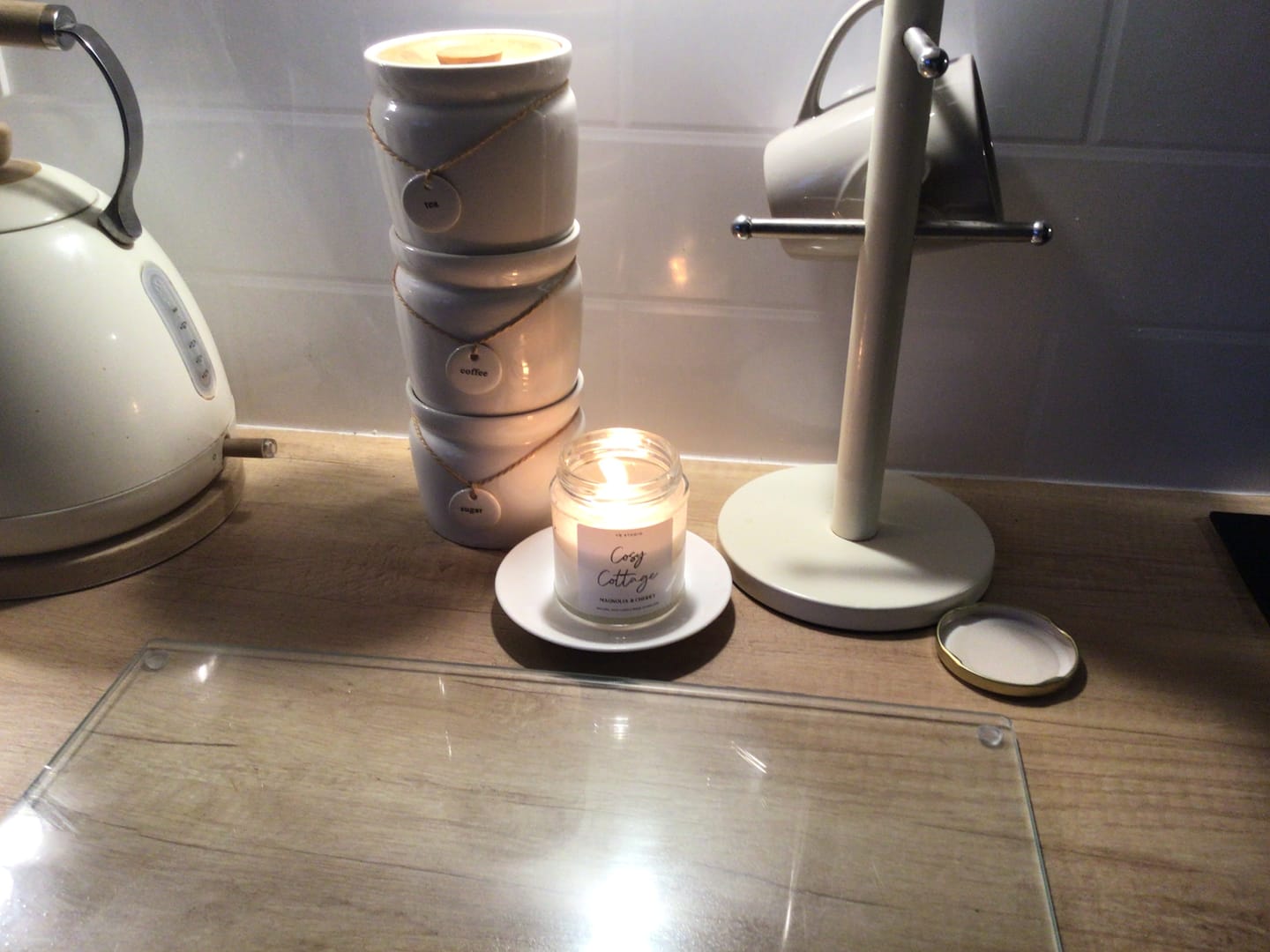 Customer photo review of "Cosy Cottage" Magnolia & Cherry Candle