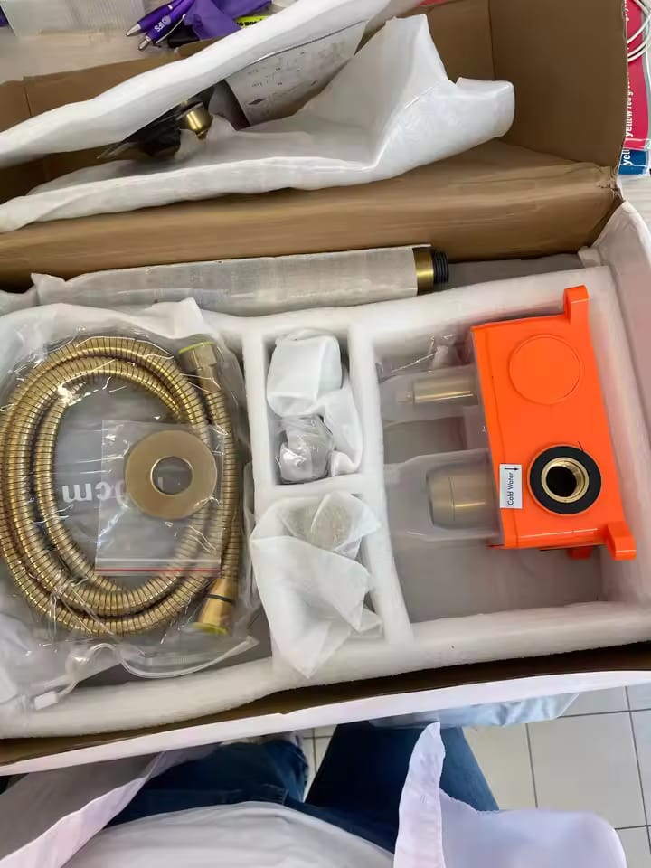 Customer photo review of Odense - Two-Way rushed Gold Shower Faucet Wall Mounted Big Rainfall Head Hand Sprayer Bathtub Mixer Set