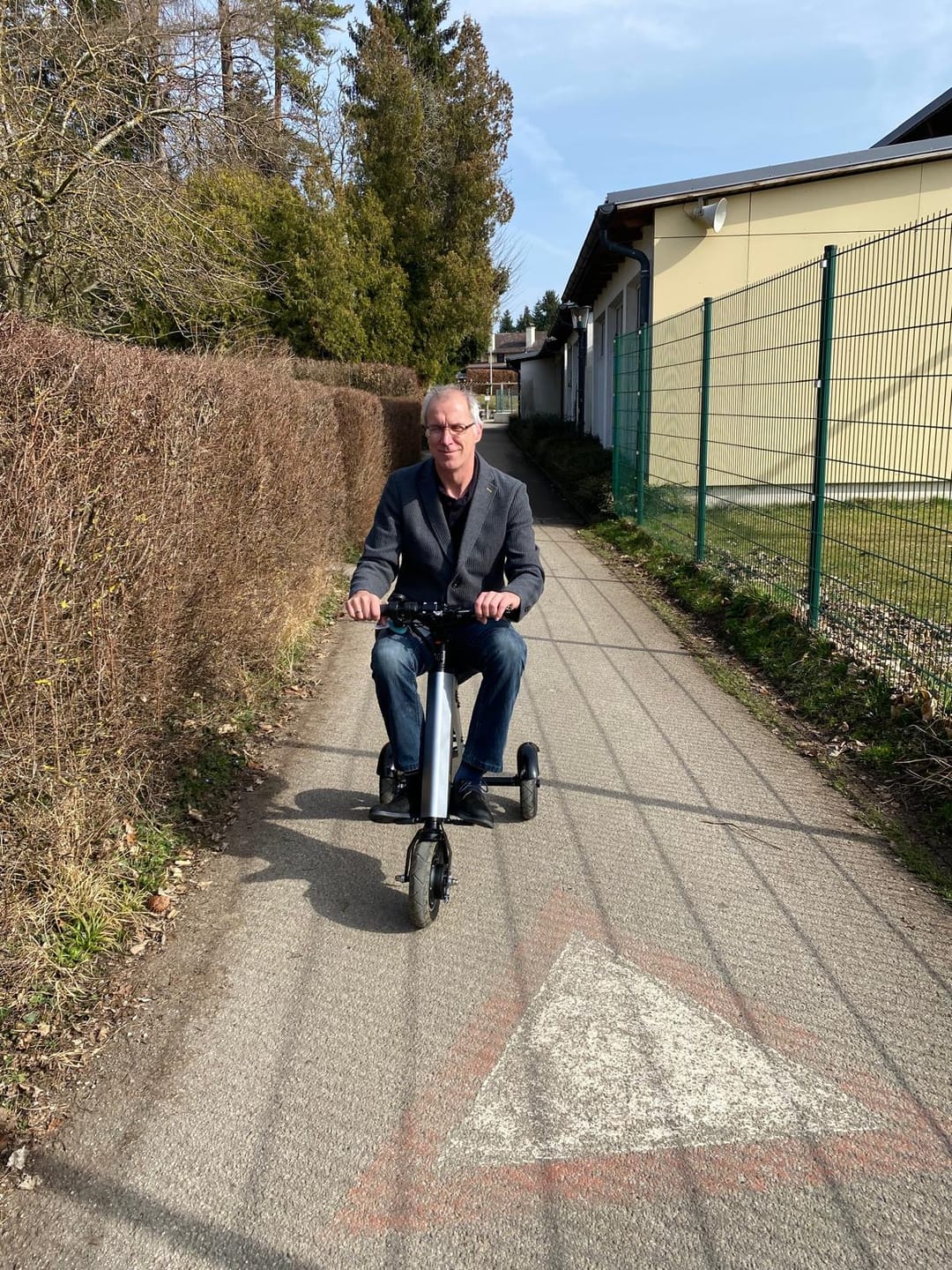 Customer photo review of Support de canne universel pour tricycle PMR et seniors