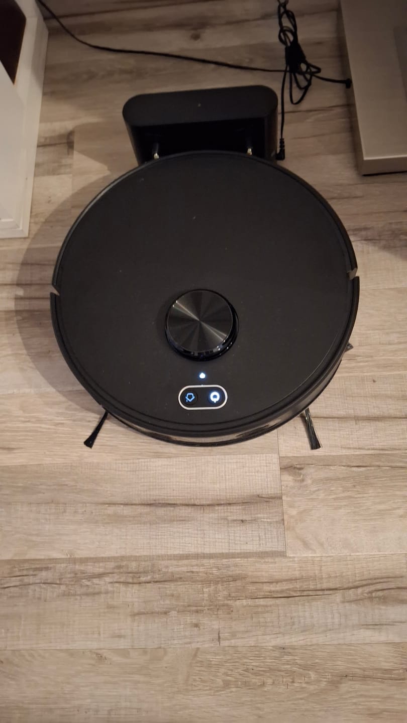 Customer photo review of Saugroboter V8 Pro – vollautomatische Reinigung mit Wischfunktion, LiDAR-Navigation und App-Steuerung für mühelose Sauberkeit