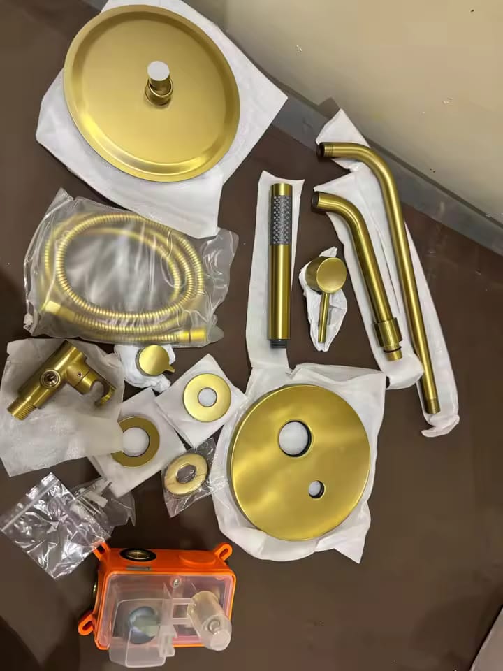 Customer photo review of Odense - Two-Way rushed Gold Shower Faucet Wall Mounted Big Rainfall Head Hand Sprayer Bathtub Mixer Set
