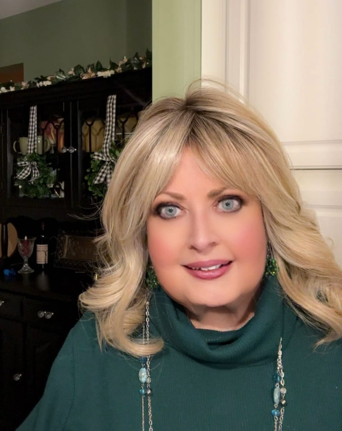 Customer photo review of CUPIDS BOW - Neutral Sand Blonde