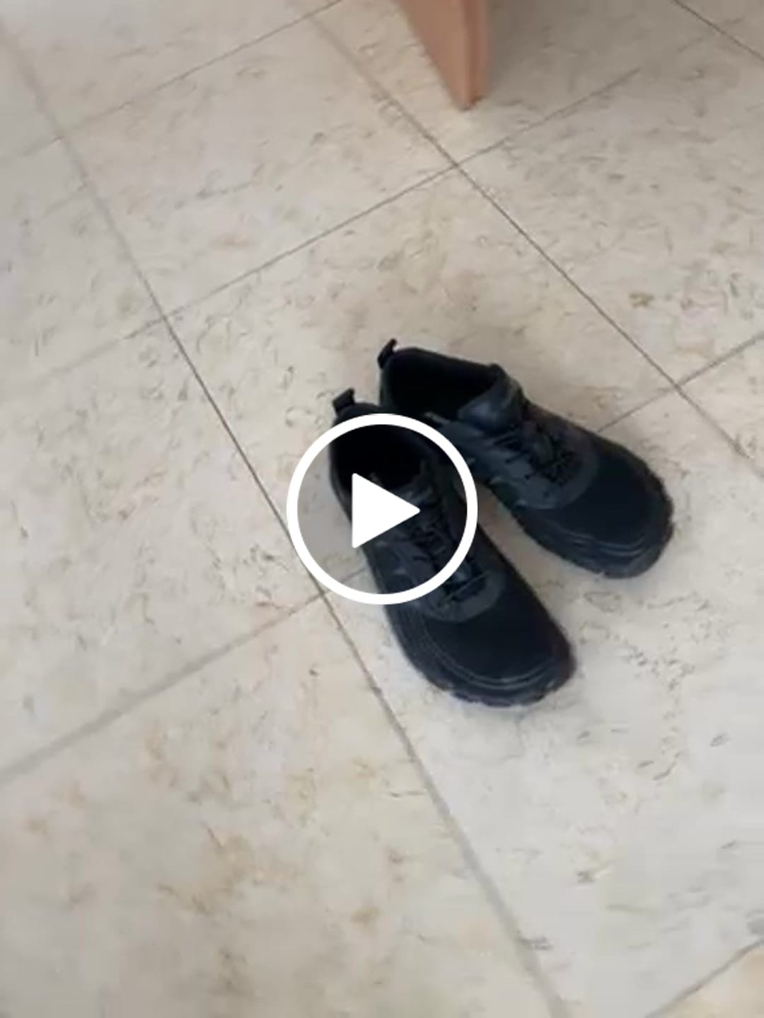 Customer video review of WolfPaw - Barfußschuhe