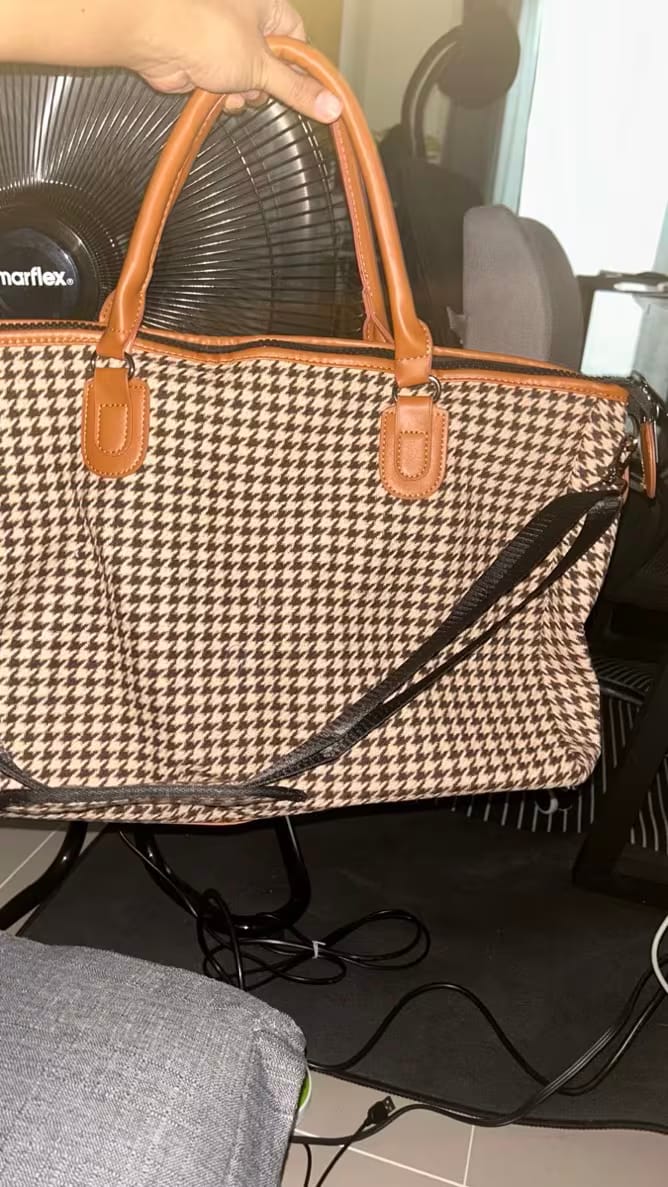 Customer photo review of Houndstooth Duffle Travel Bag