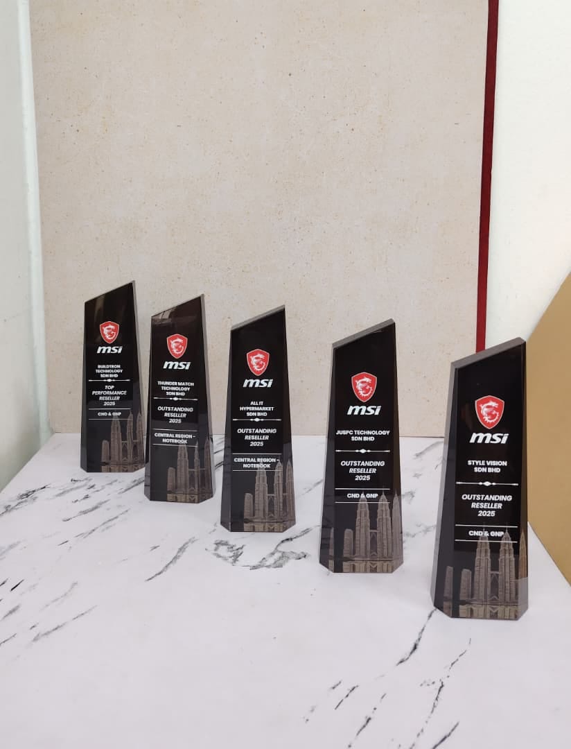 Customer photo review of Design AD9 Crystal Trophy