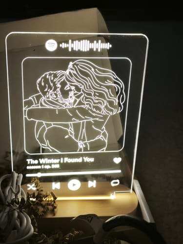 Customer photo review of Spotify Lamp