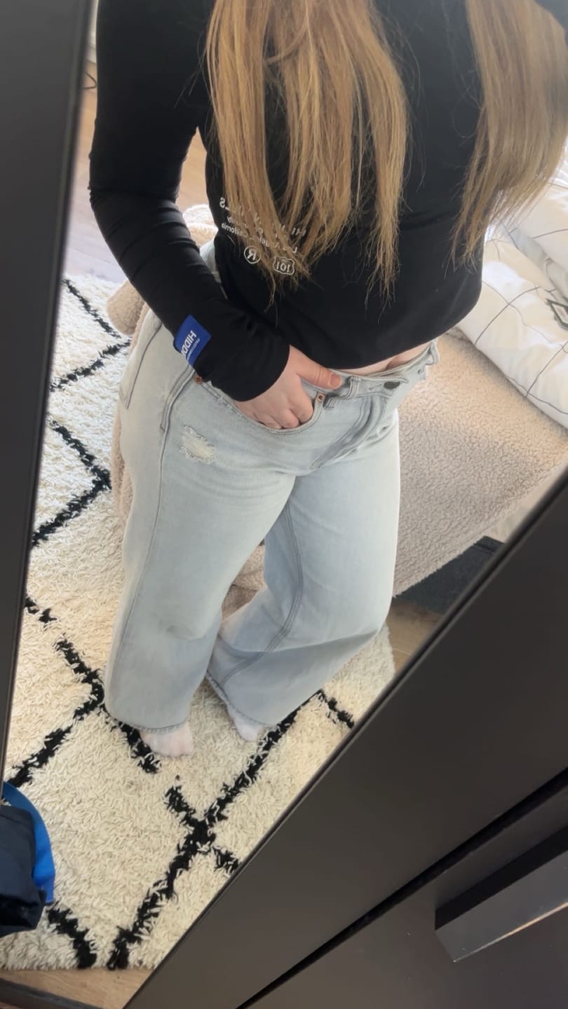 Customer photo review of LABEL LONGSLEEVE TOP BLACK