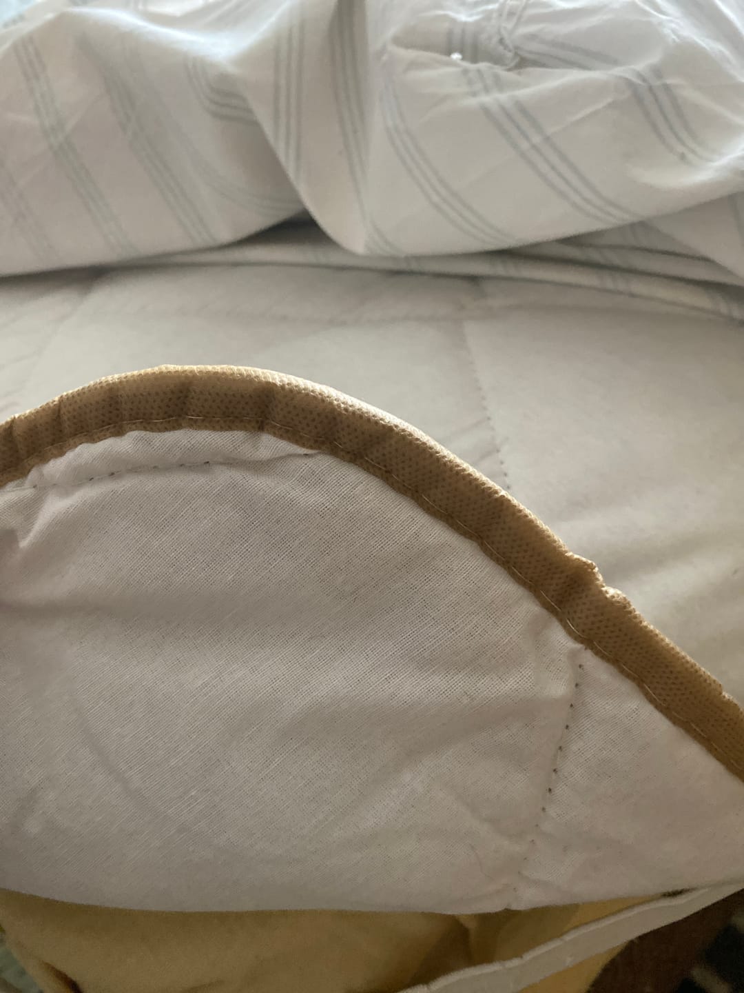 Customer photo review of 160x200 Yün Yatak Pedi Çift Kişilik 3 KG Merinos Kuzu Yünü