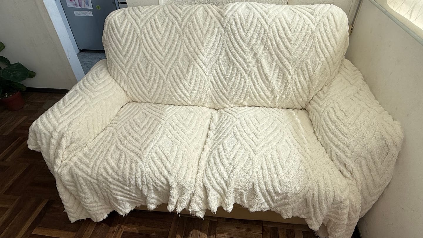 Customer photo review of Funda Cubre Sofá Acolchonada  Diseño Leaves