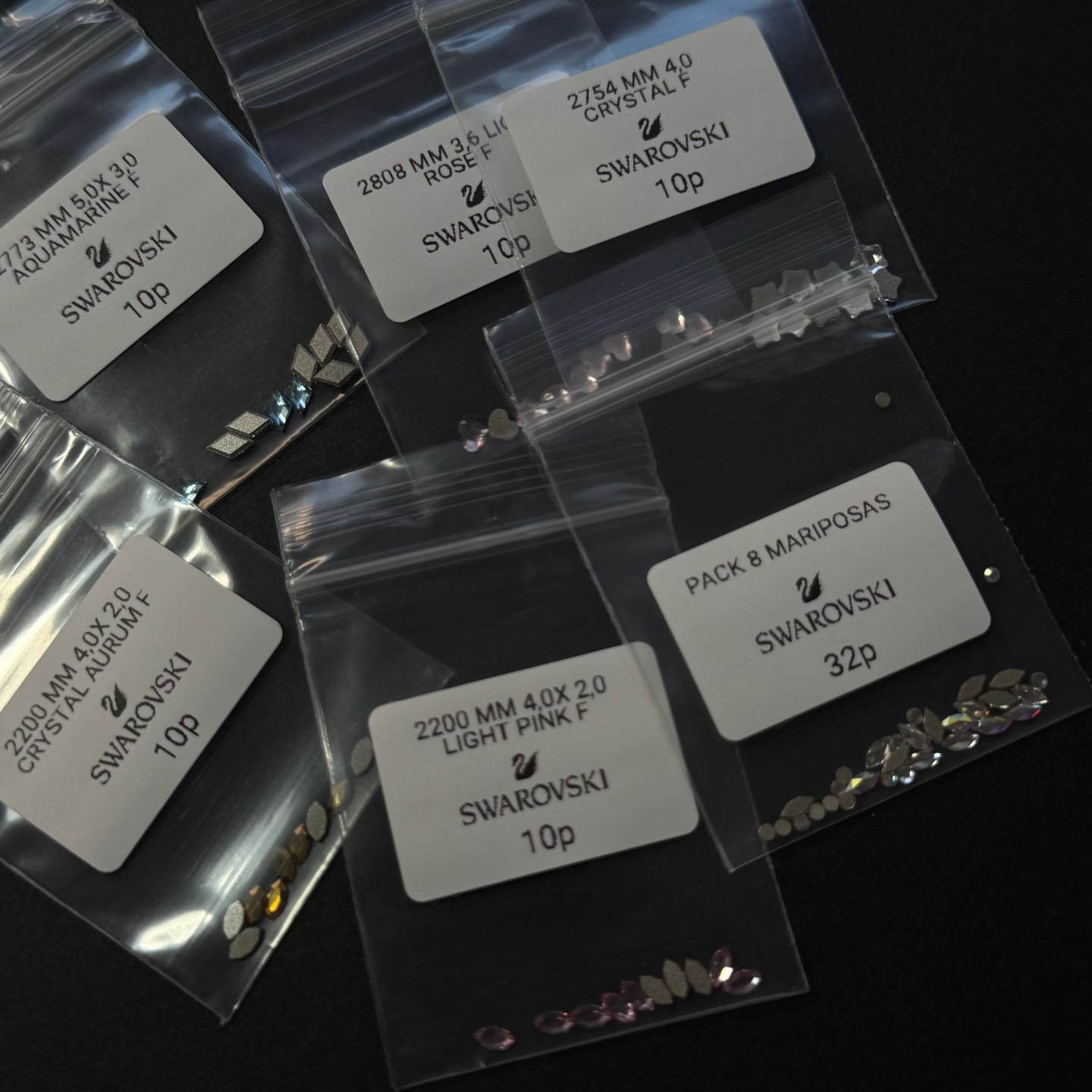 Customer photo review of Pack de 8 diseños de mariposa de gemas dentales Marquise SWAROVSKI® - Crystal/Crystal AB
