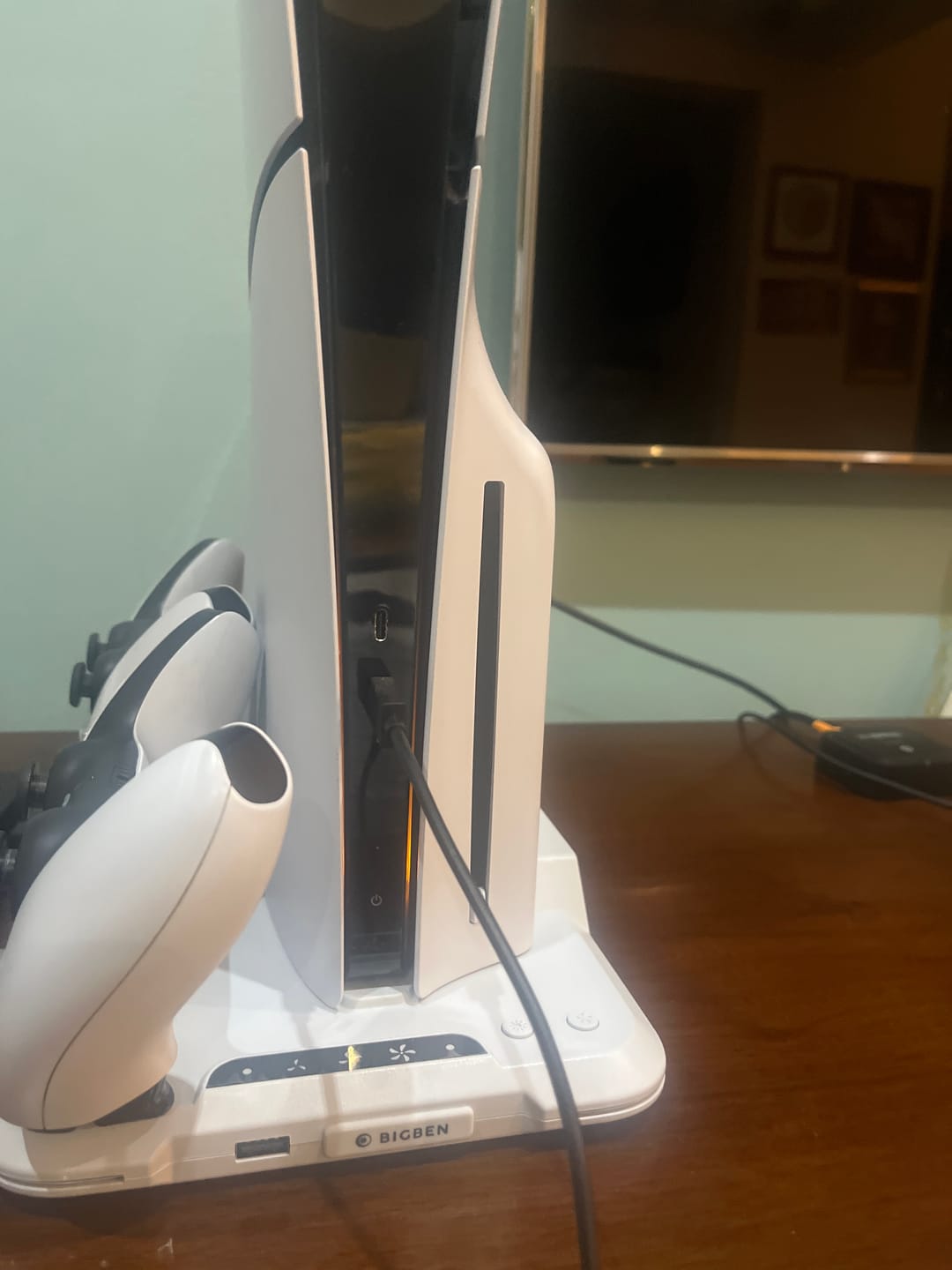 Customer photo review of PS5 Slim Charging Stand and Cooling Fan