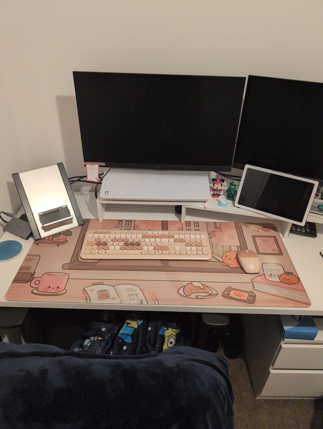 Customer photo review of Cosy Pumpkin Cafe Desk Mat | Autumn Kawaii Desk Decor