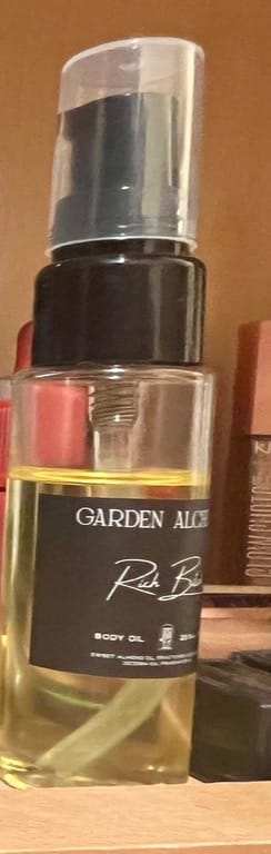 Customer photo review of RICH BITCH BODY OIL