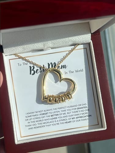 Customer photo review of Collar El Corazón de la Familia