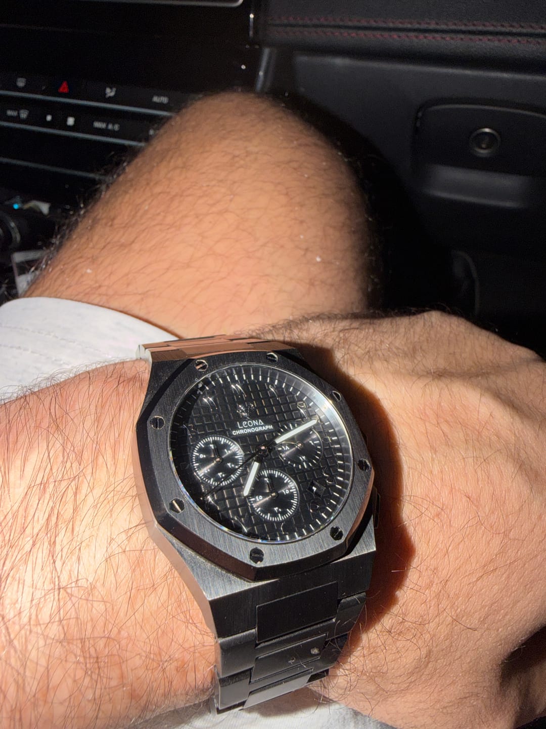 Customer photo review of Royal Chronograph Black Edition Silver - Full 316L Steel / Japanese Movement / Waterproof / Sapphire Crystal - Exclusive Collection
